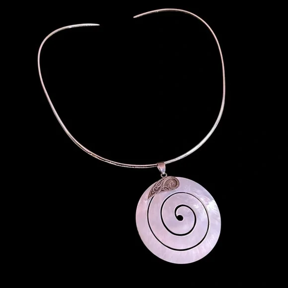 VINTAGE Sterling Silver Collar Mother of Pearl Round 925 Scrollwork Neck… - Picture 9 of 13